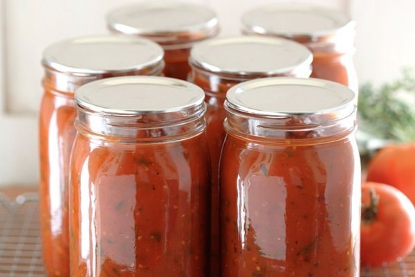 does freezing tomato sauce in jars stay fresh longer