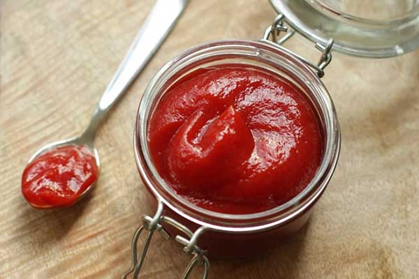 How to make homemade ketchup from tomato paste without blender